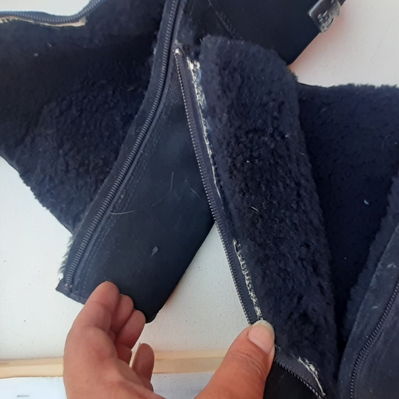 UGG Australia black suede Pink Flower Embroidery boots sz 5 Sheepskin Fur lining - Picture 6 of 9